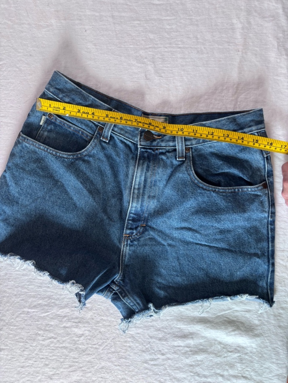 Women’s LL Bean Natural Fit 100% Cotton Cut off Jean Shorts Size 32